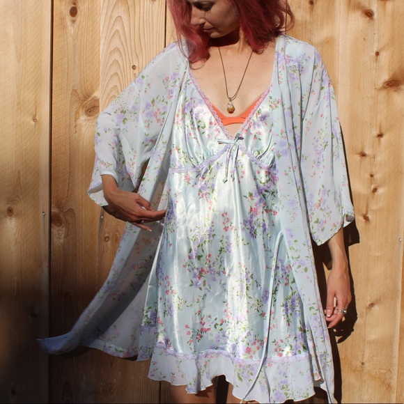 Vintage Floral 2 Piece Slip Dress π + Sheer Robe - Picture 12 of 16